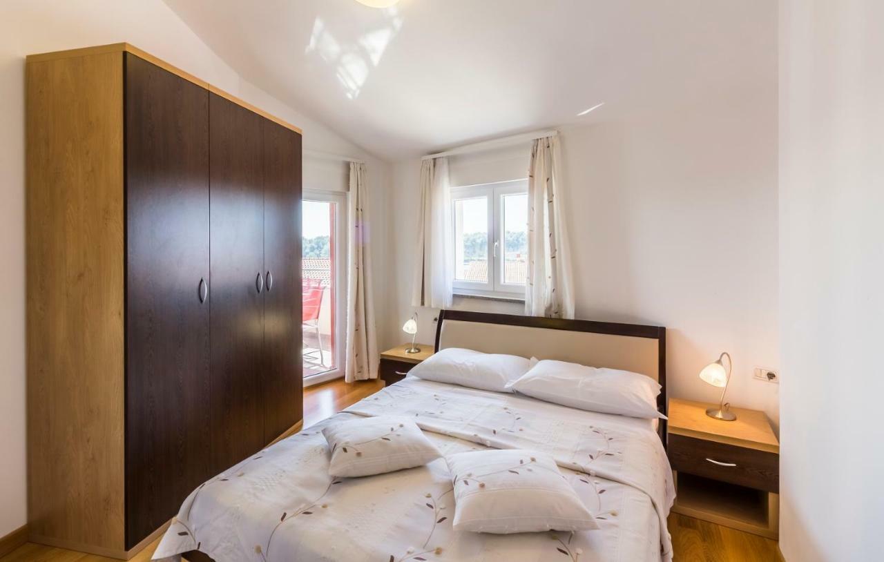 Apartman Kp Medulin Exterior foto